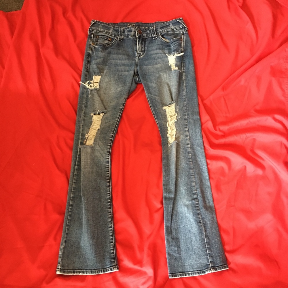 dELiA*s Reese Distressed Jeans 7/8s